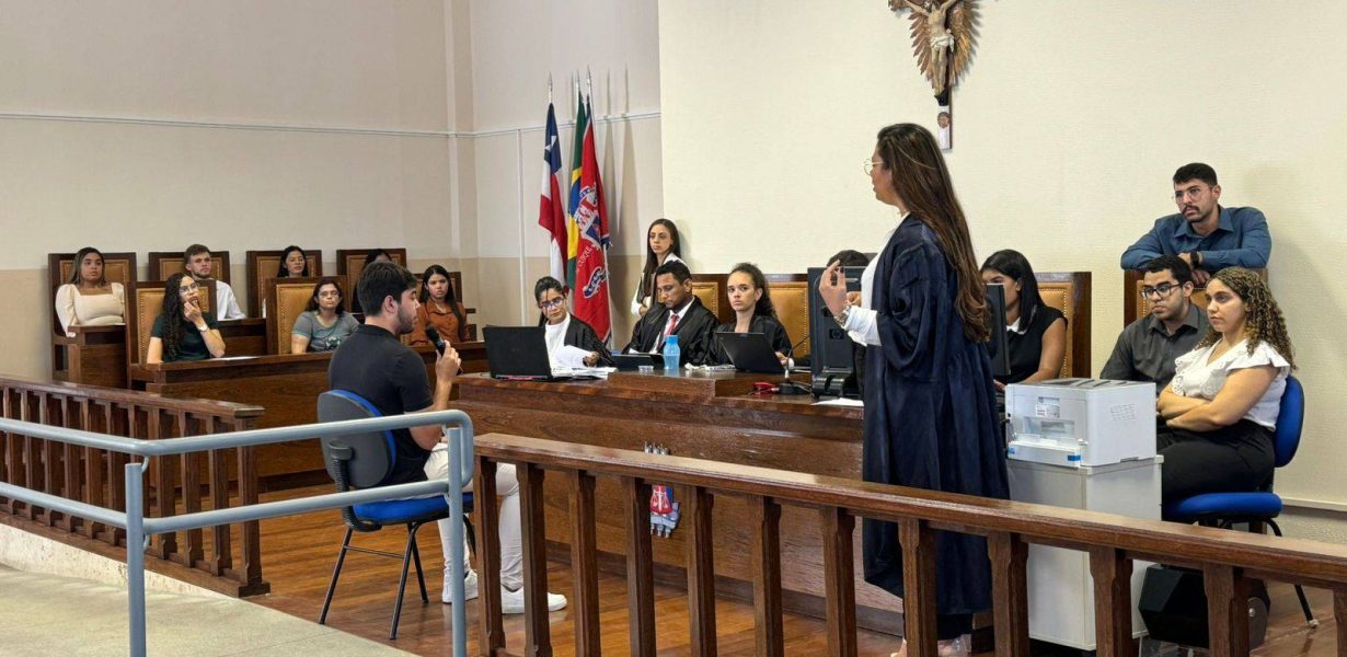 Tribunal do Júri ao Vivo: Semana do Júri UniFTC proporciona experiência real a estudantes de Direito